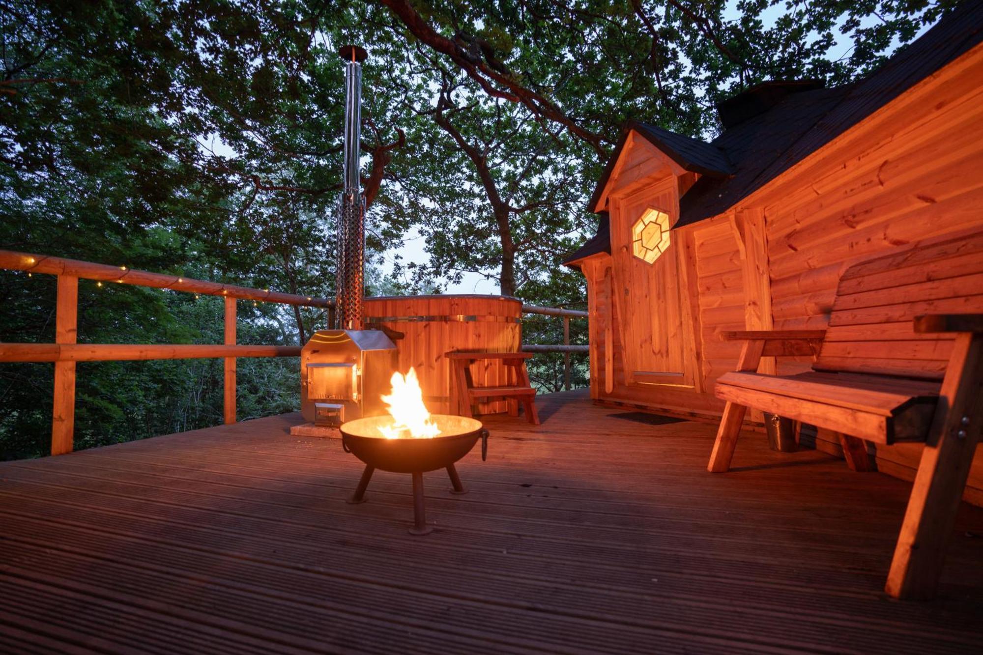 Chestnut Tree House With Hot Tub & Sauna Бармут Экстерьер фото