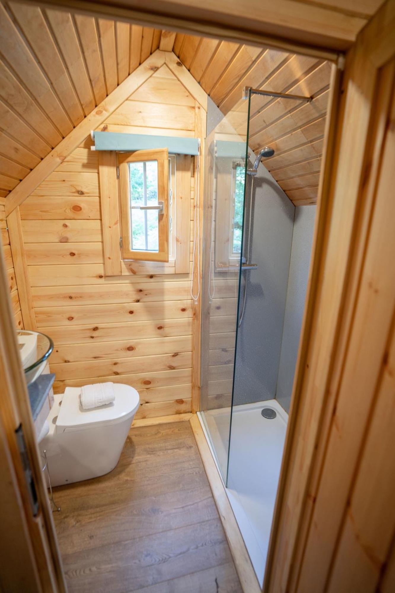 Chestnut Tree House With Hot Tub & Sauna Бармут Экстерьер фото